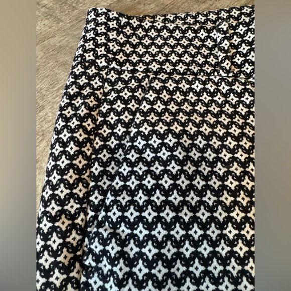 LOFT size 10 marisa skinny strip trouser pants, some stretch to fabric - Picture 3 of 9